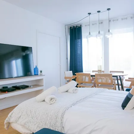 Majestic & Idyllic Parisian Flat - Champs-elysees *